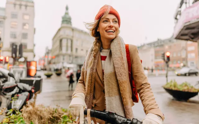 Bye-bye, Herbstblues: So bleiben Mitarbeitende jetzt gesund und fit